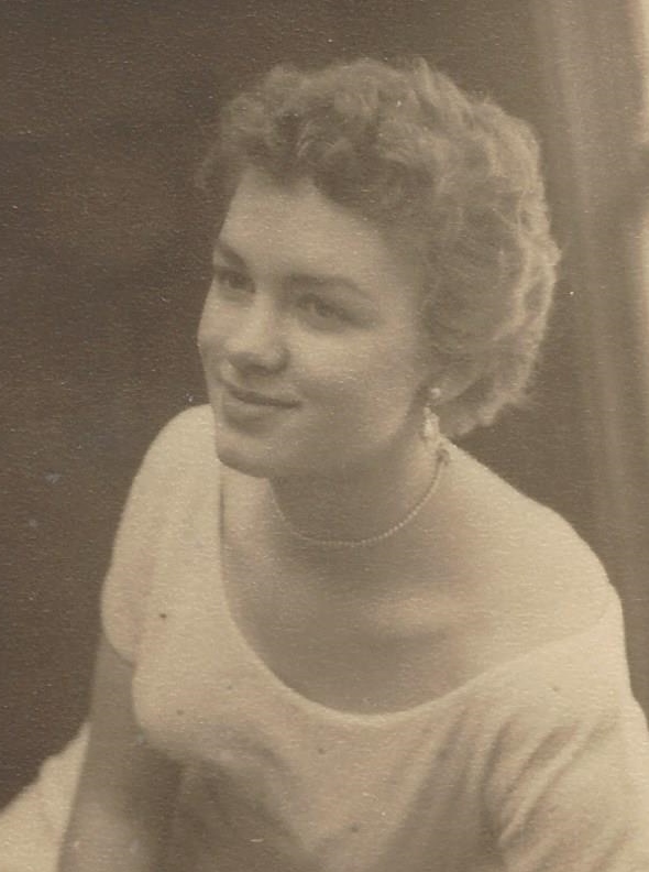 Photo of Barbara Murray